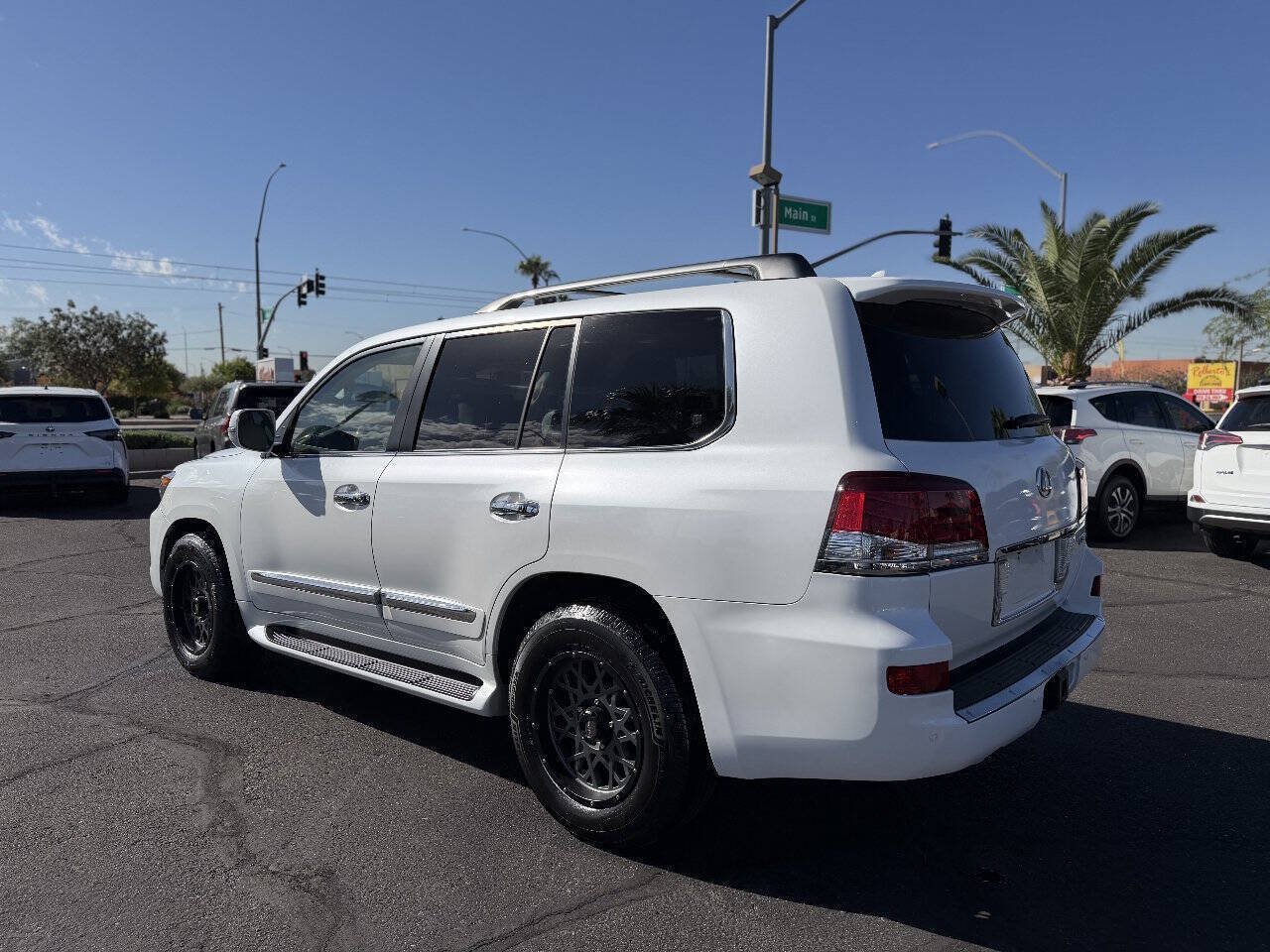 Used 2015 Lexus LX 570 4WD image 3