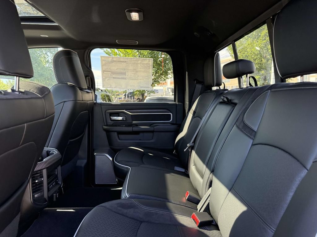 New 2026 RAM 3500 Laramie AWD/4WD image 17