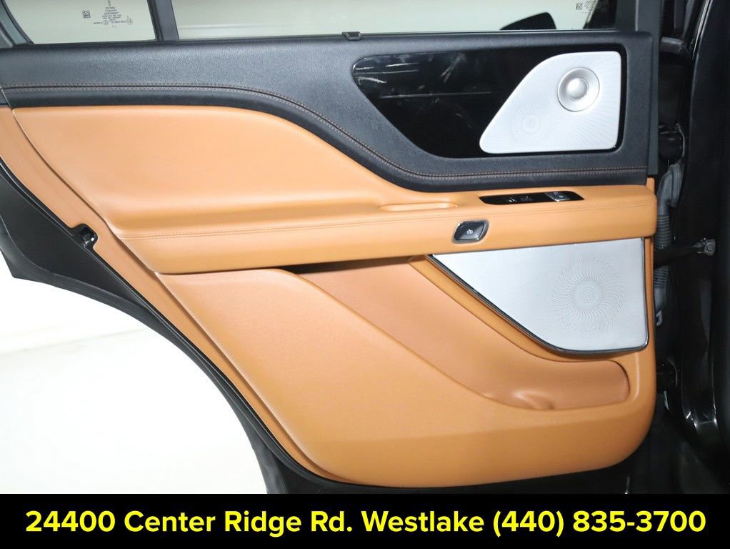 Certified 2025 Lincoln Aviator Black Label image 13