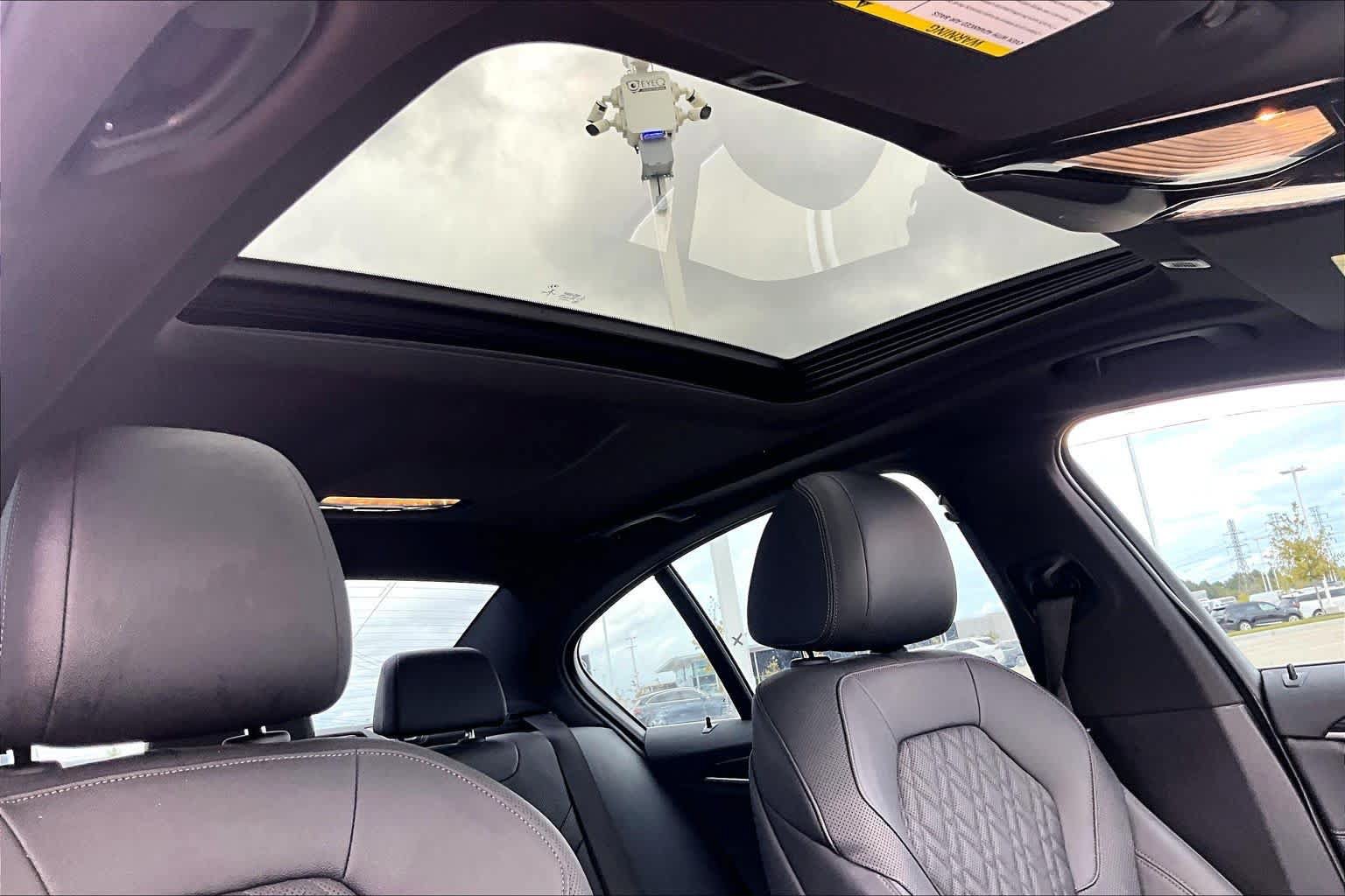 Used 2023 BMW 530i w/ Convenience Package RWD image 13
