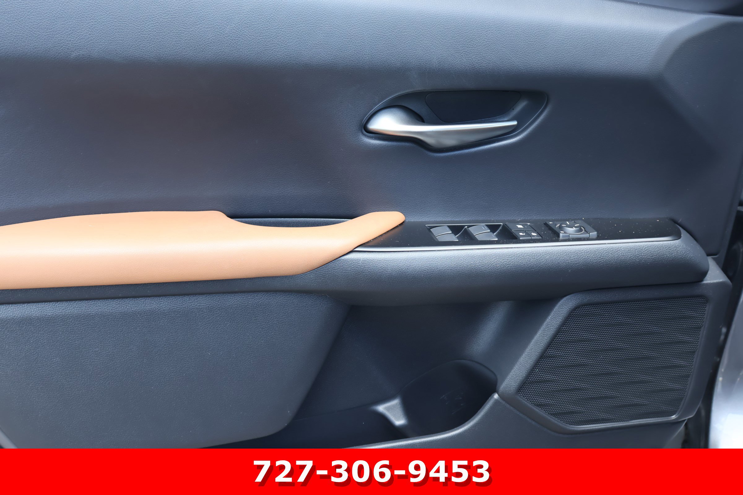 Used 2019 Lexus UX 250h w/ Premium Package image 14