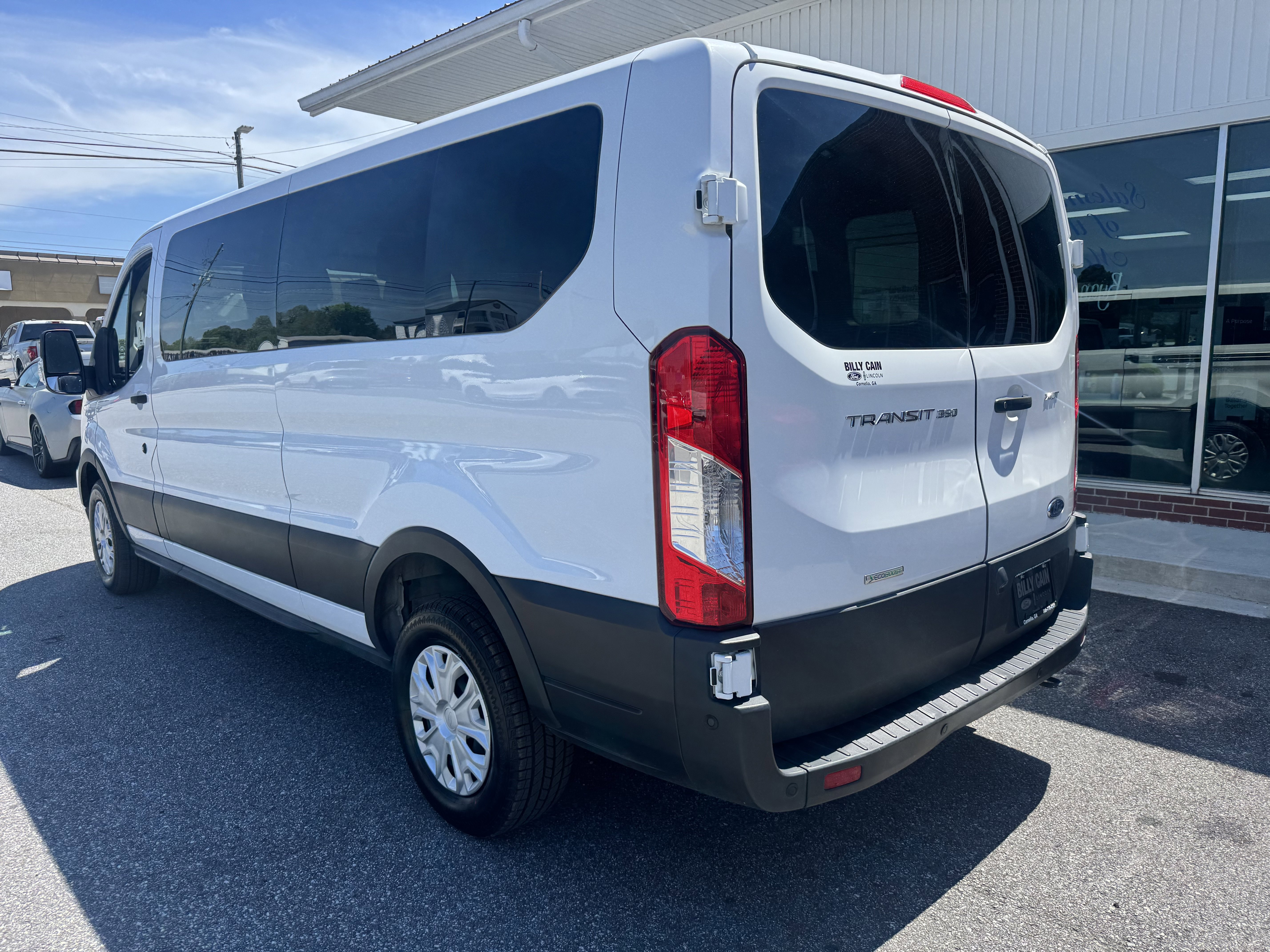 Used 2023 Ford Transit 350 XLT image 2