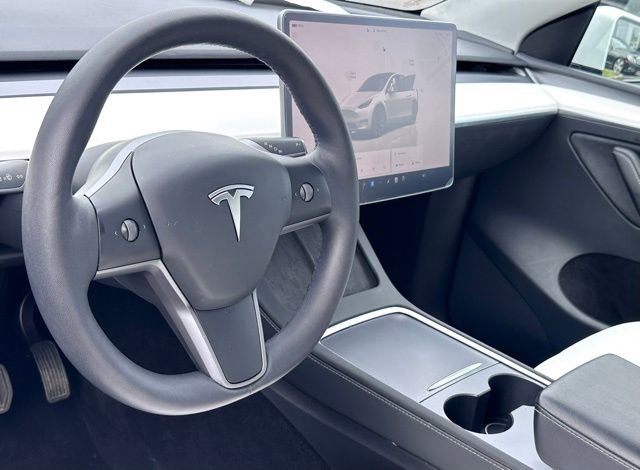 Used 2023 Tesla Model Y Long Range AWD/4WD image 12