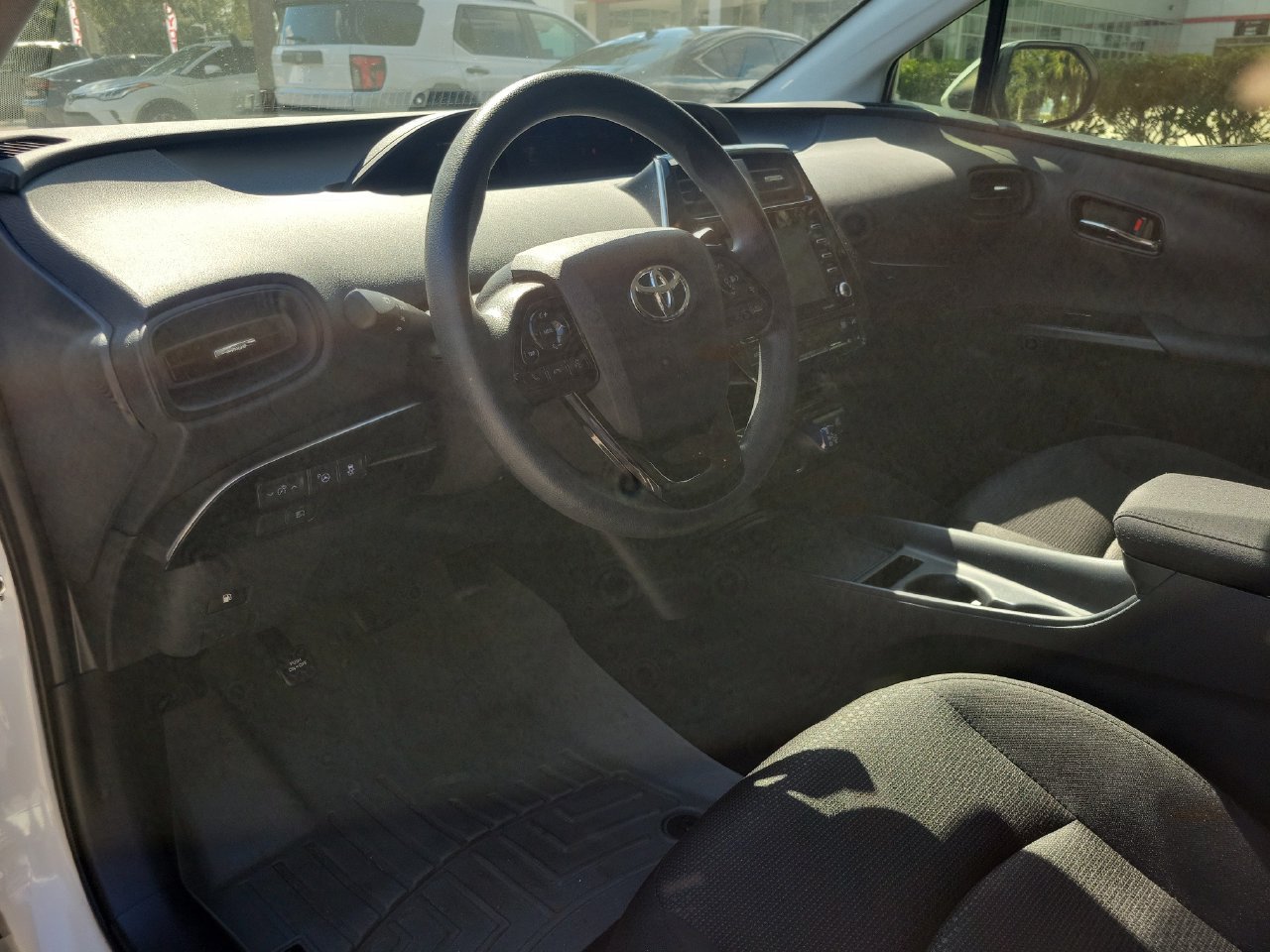 Used 2021 Toyota Prius LE FWD image 15