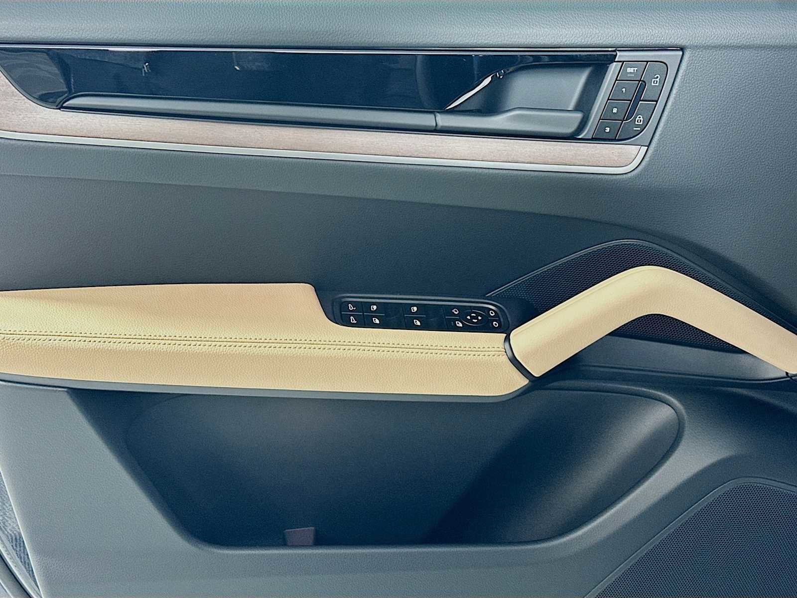 New 2026 Porsche Cayenne image 11