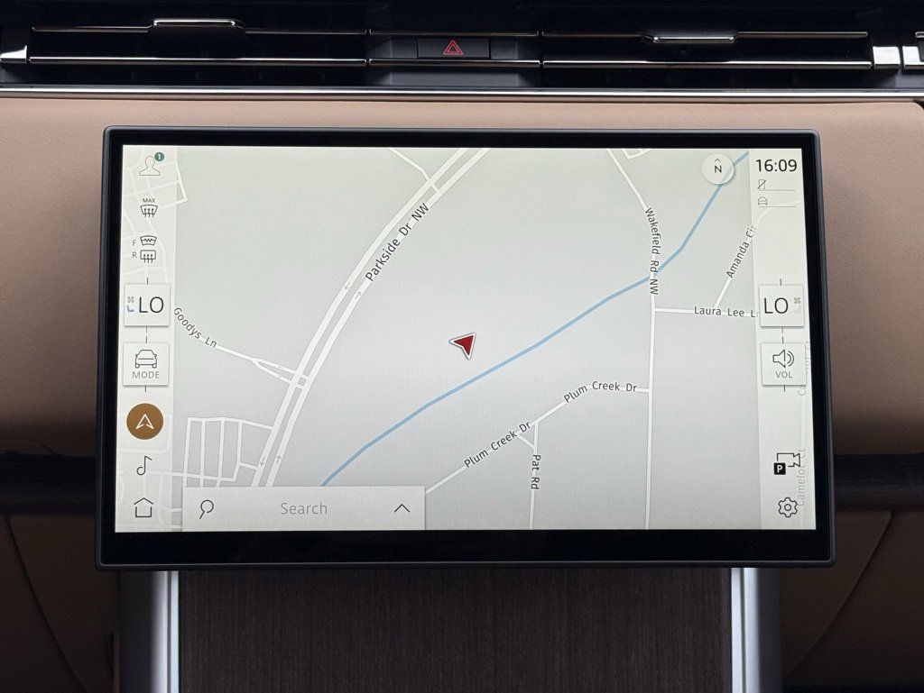 New 2025 Land Rover Range Rover Long Wheelbase SE image 21