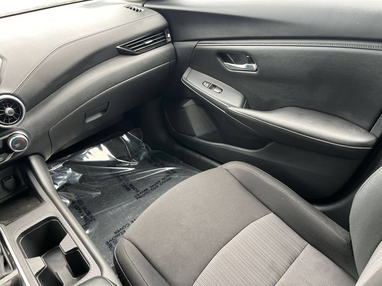 Used 2025 Nissan Sentra SV FWD image 40