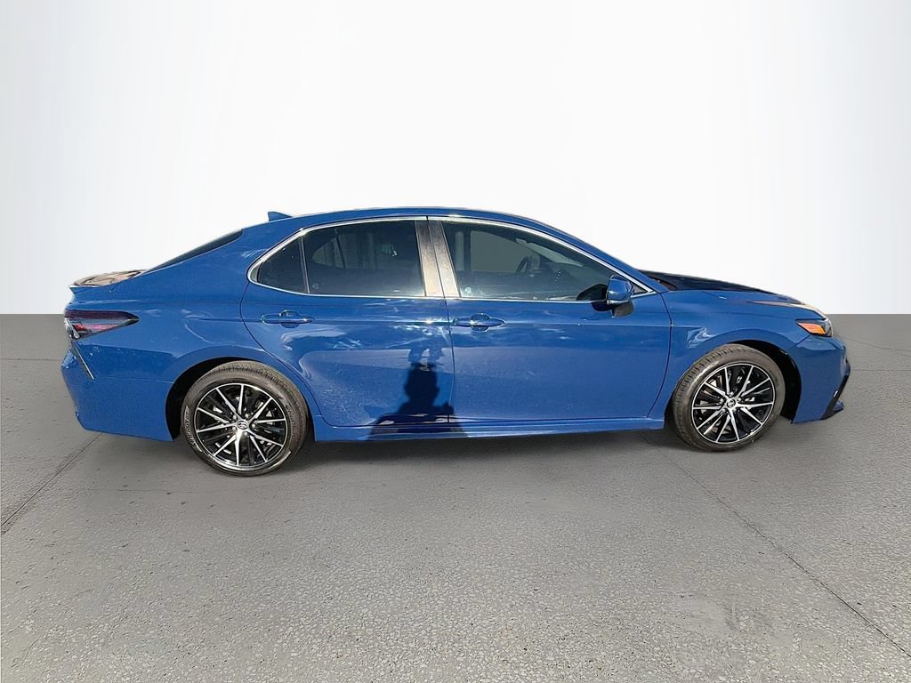Used 2023 Toyota Camry SE FWD image 3