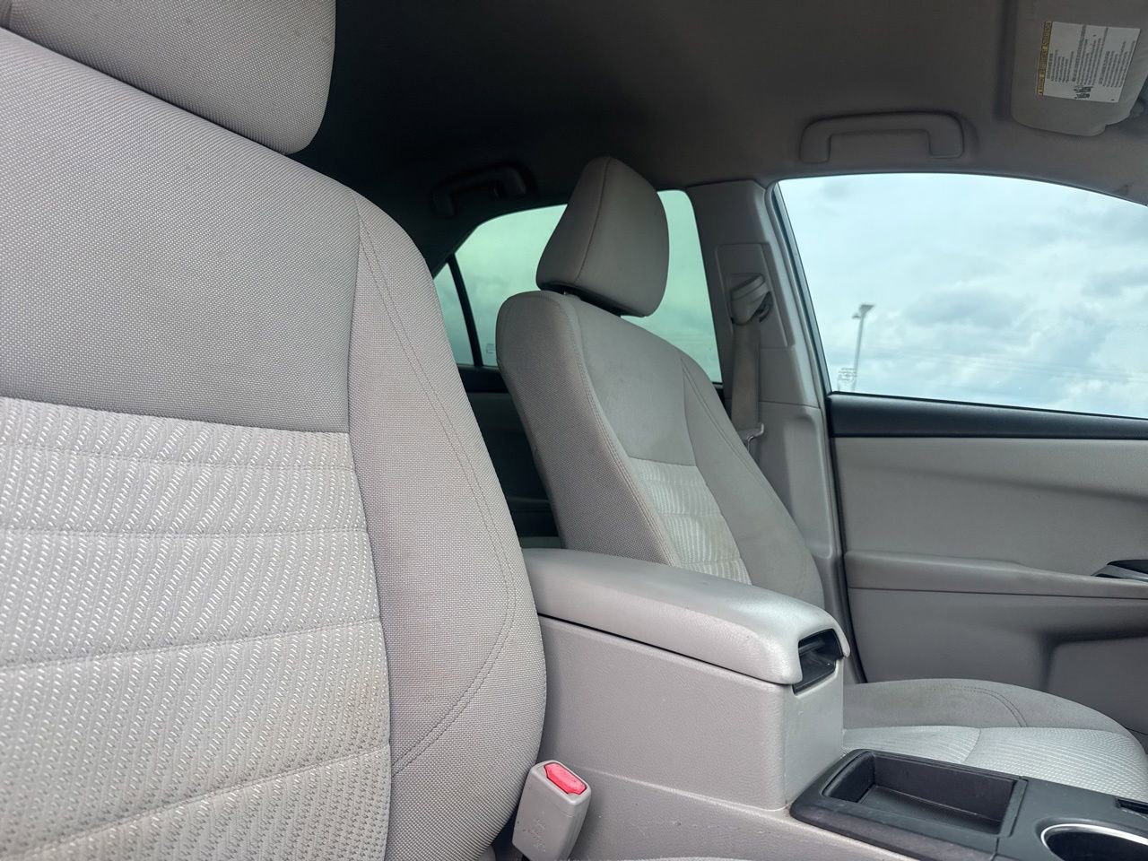 Used 2017 Toyota Camry SE FWD image 29
