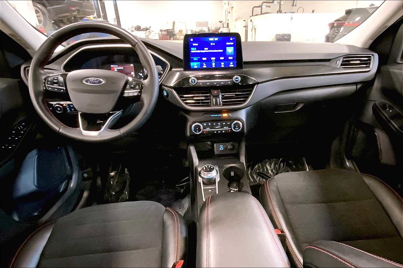 Used 2022 Ford Escape SEL w/ SEL Stealth AWD Package image 15