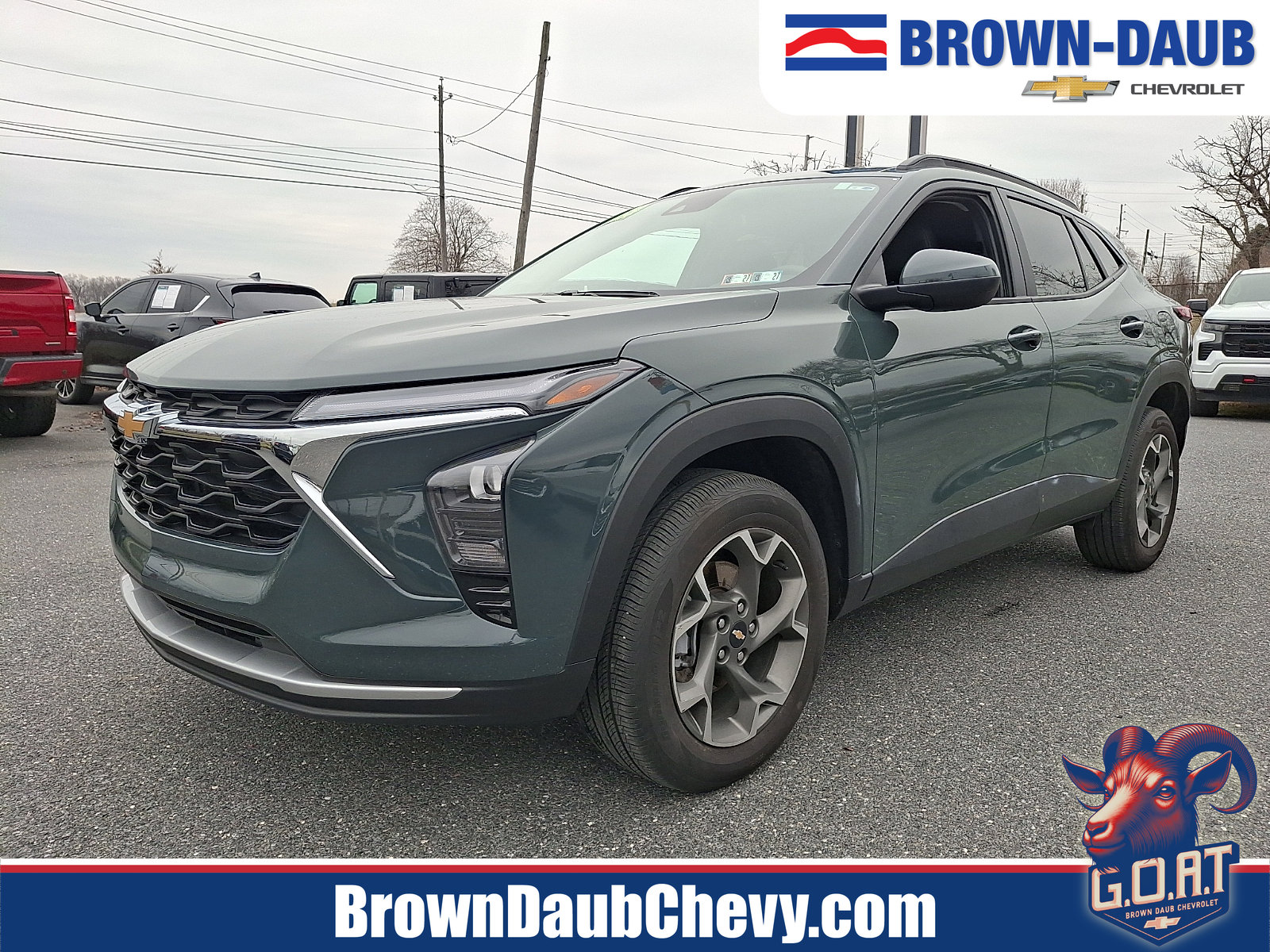 Certified 2025 Chevrolet Trax LT image 1