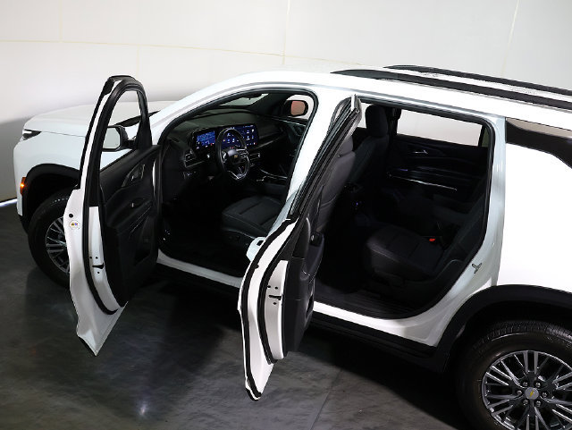Used 2024 Chevrolet Traverse LT FWD image 5