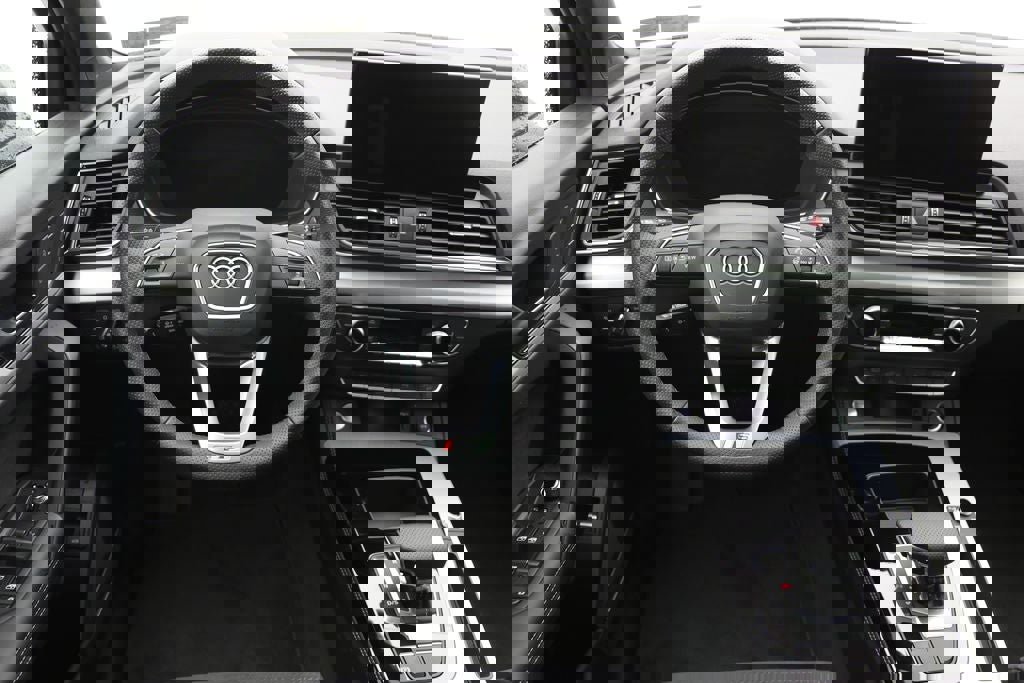 Used 2024 Audi Q5 e Premium Plus w/ Premium Plus Package image 11