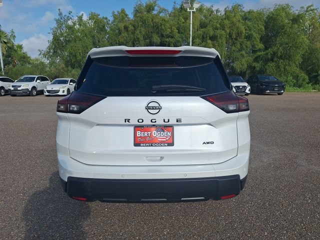 Used 2026 Nissan Rogue Dark Armor AWD/4WD image 6