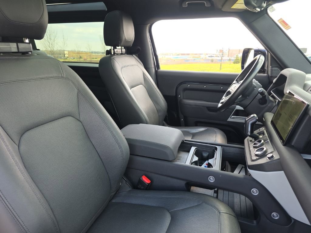 Used 2023 Land Rover Defender 90 S AWD/4WD image 19