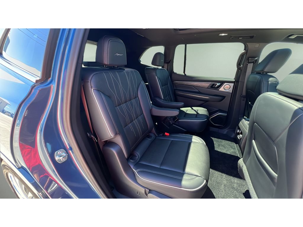 Certified 2025 Buick Enclave Avenir w/ Super Cruise Package AWD/4WD image 31