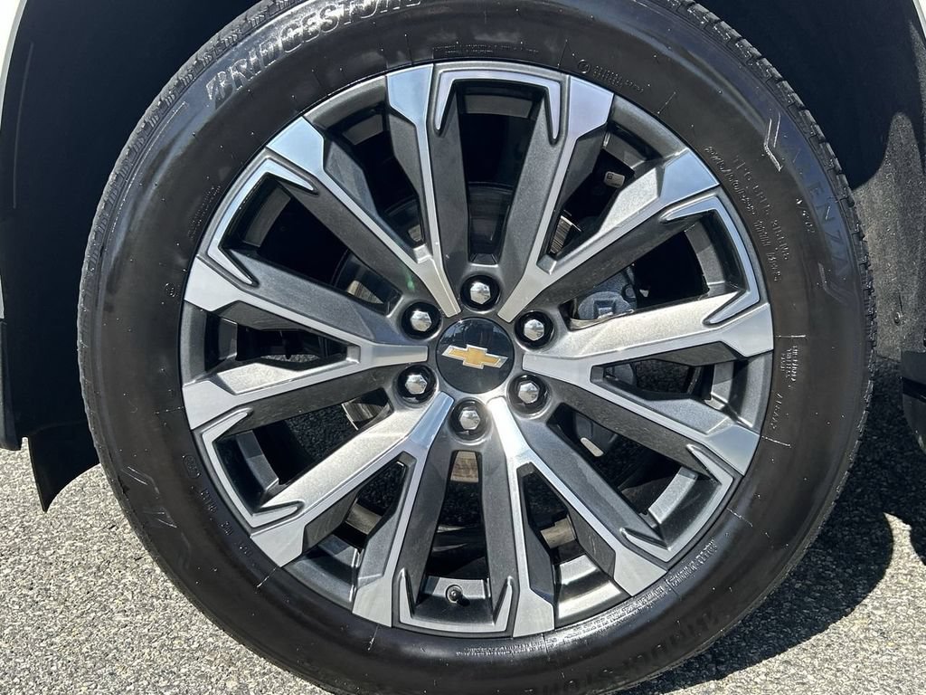 Used 2025 Chevrolet Tahoe High Country AWD/4WD image 10