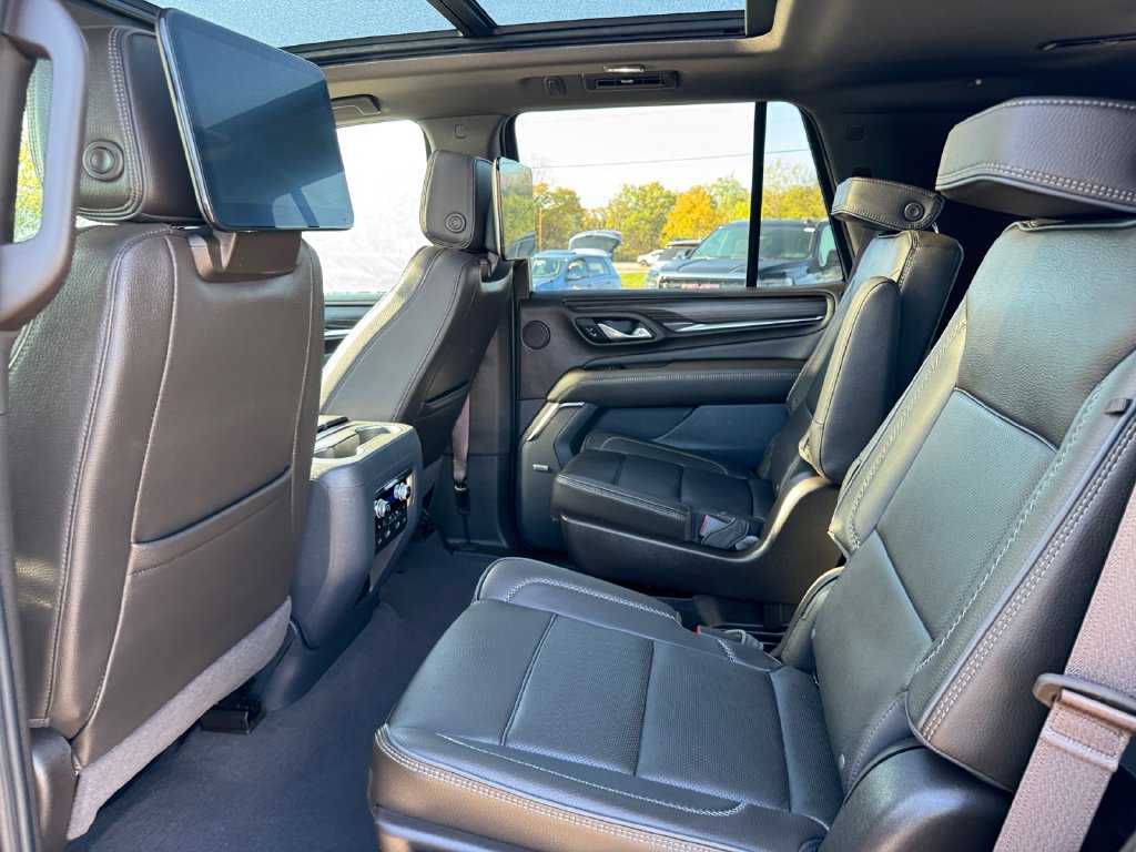 Used 2023 GMC Yukon Denali w/ Denali Reserve Package AWD/4WD image 35
