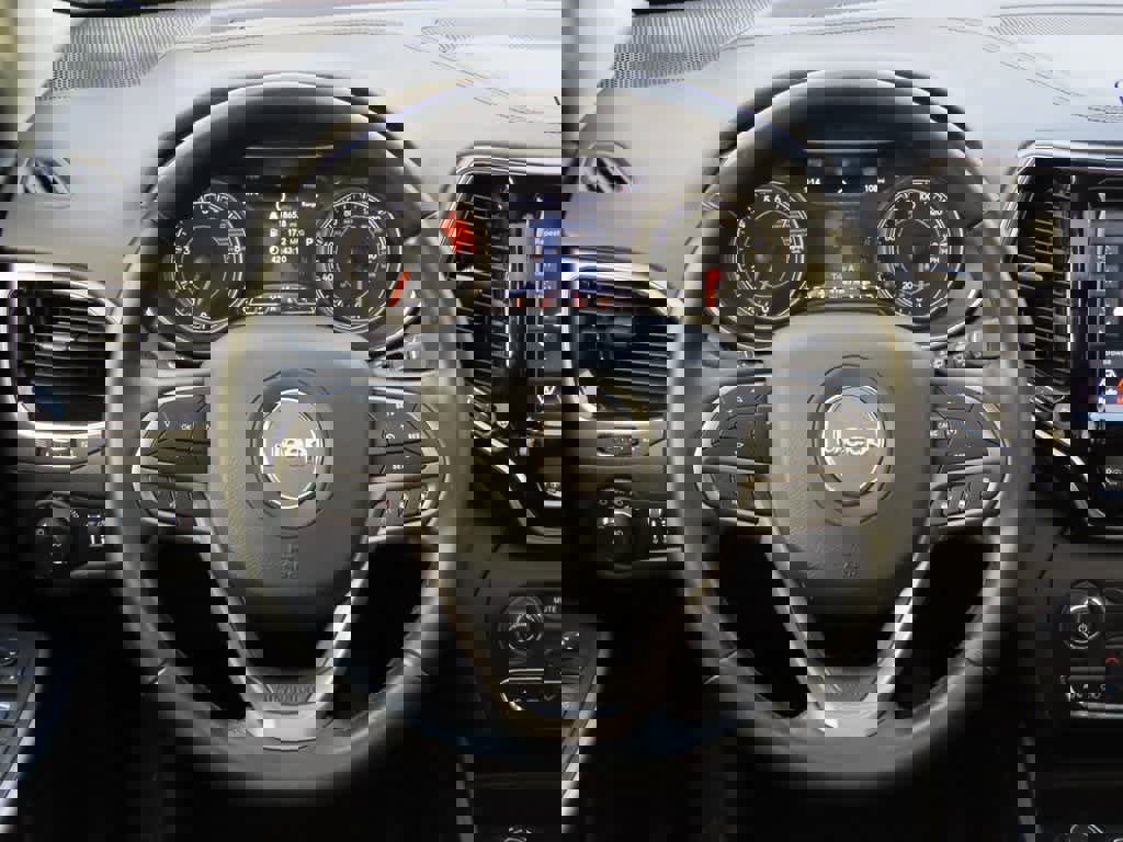 Used 2021 Jeep Cherokee Limited image 22