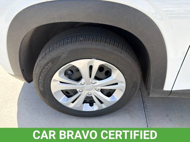 Used 2026 Chevrolet Trax LS FWD image 12