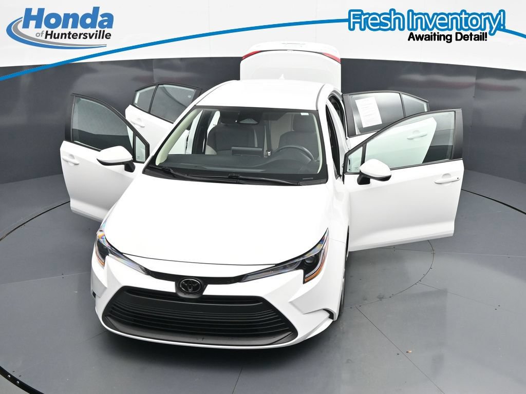 Used 2025 Toyota Corolla LE w/ Convenience Package FWD image 39