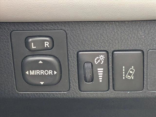 Used 2017 Toyota RAV4 XLE w/ Plus Extra Value Package image 11