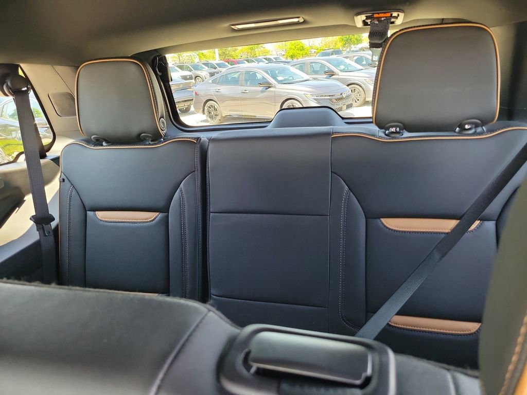 Used 2023 GMC Yukon AT4 w/ AT4 Premium Plus Package image 16
