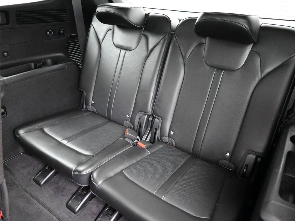 Certified 2024 Kia Sorento S image 18