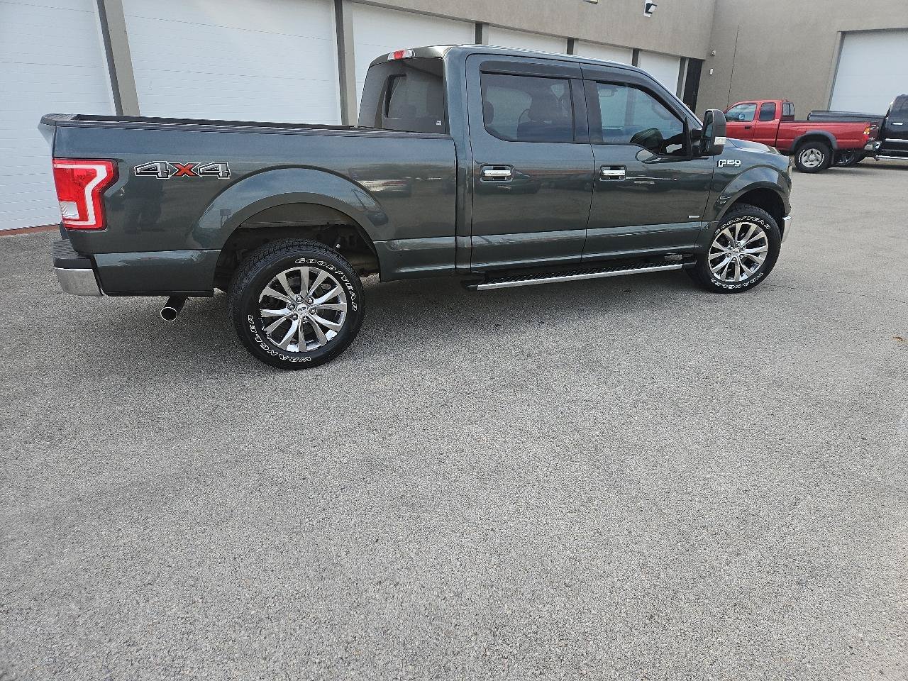 Used 2015 Ford F150 XLT w/ Equipment Group 302A Luxury AWD/4WD image 3
