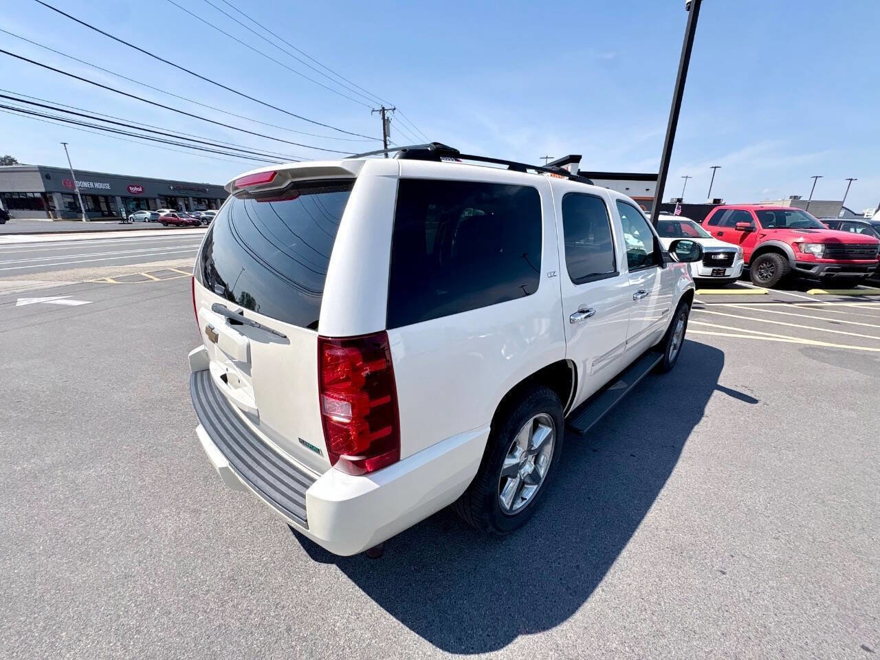 Used 2011 Chevrolet Tahoe LTZ AWD/4WD image 40
