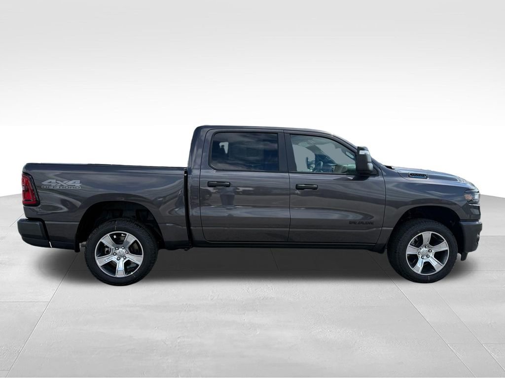 New 2026 RAM 1500 Express AWD/4WD image 31