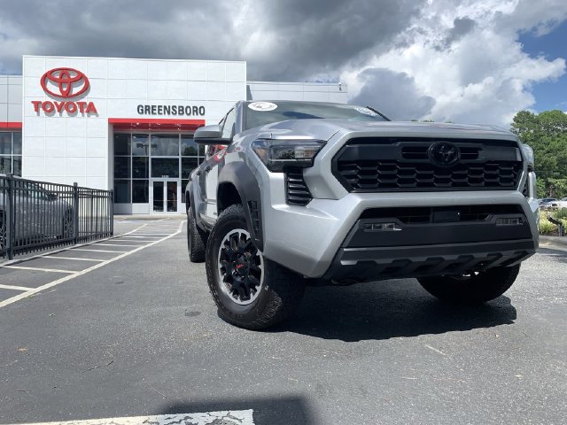 Used 2026 Toyota Tacoma TRD Off-Road AWD/4WD image 2