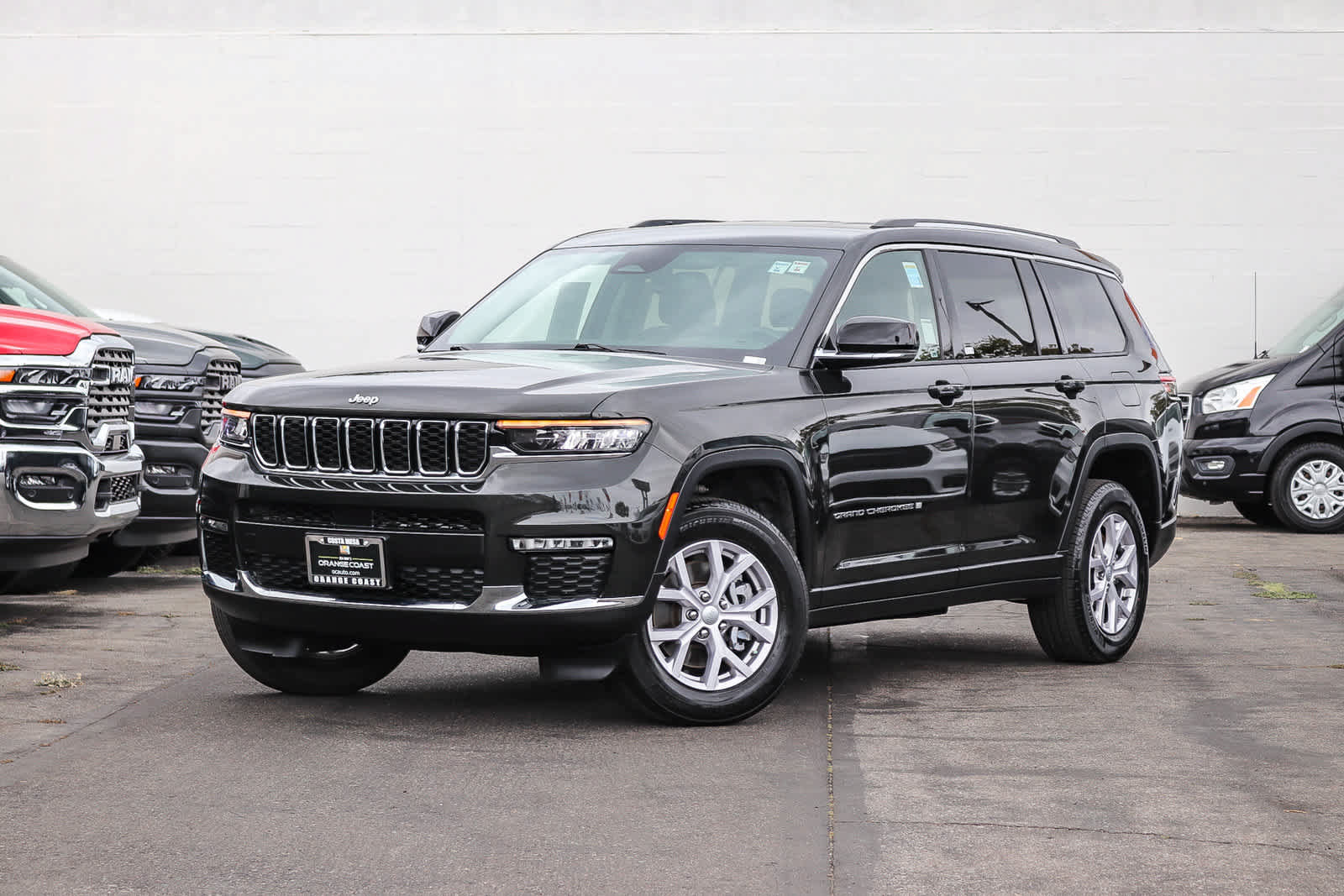 Used 2022 Jeep Grand Cherokee L Limited AWD/4WD image 1