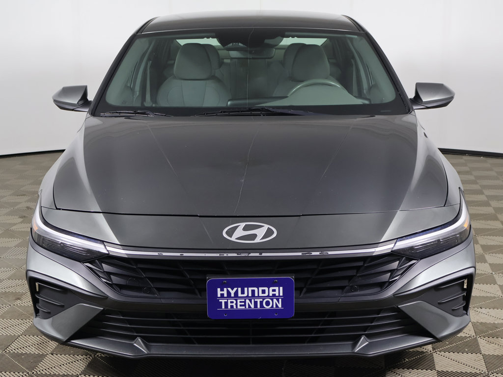 Used 2024 Hyundai Elantra SE FWD image 10