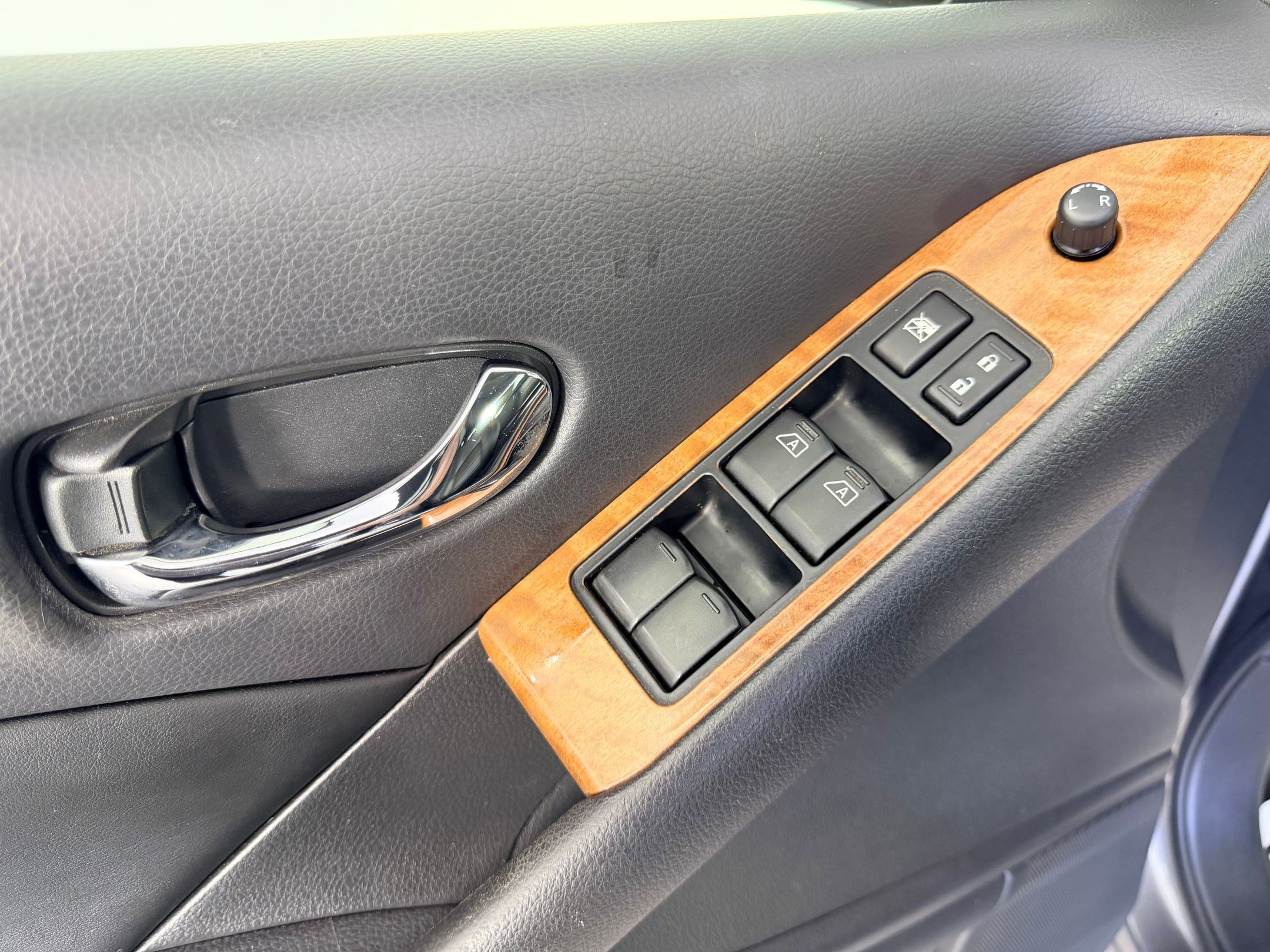 Used 2013 Nissan Murano LE w/ Platinum Pkg image 24