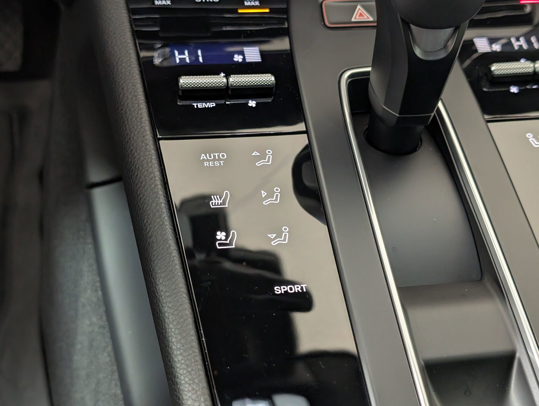 Used 2025 Porsche Macan image 26