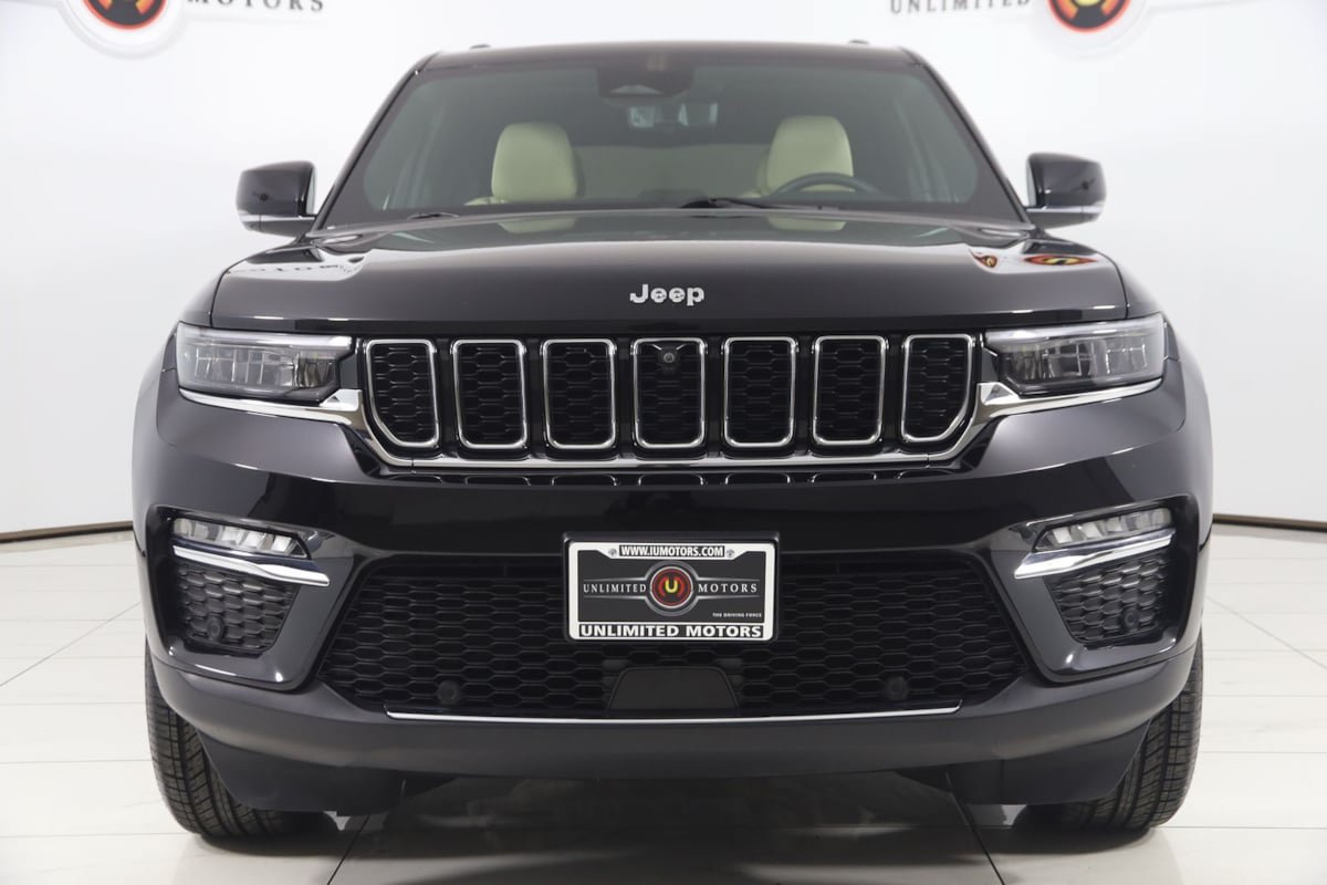 Used 2023 Jeep Grand Cherokee Limited w/ Luxury Tech Group II AWD/4WD image 51