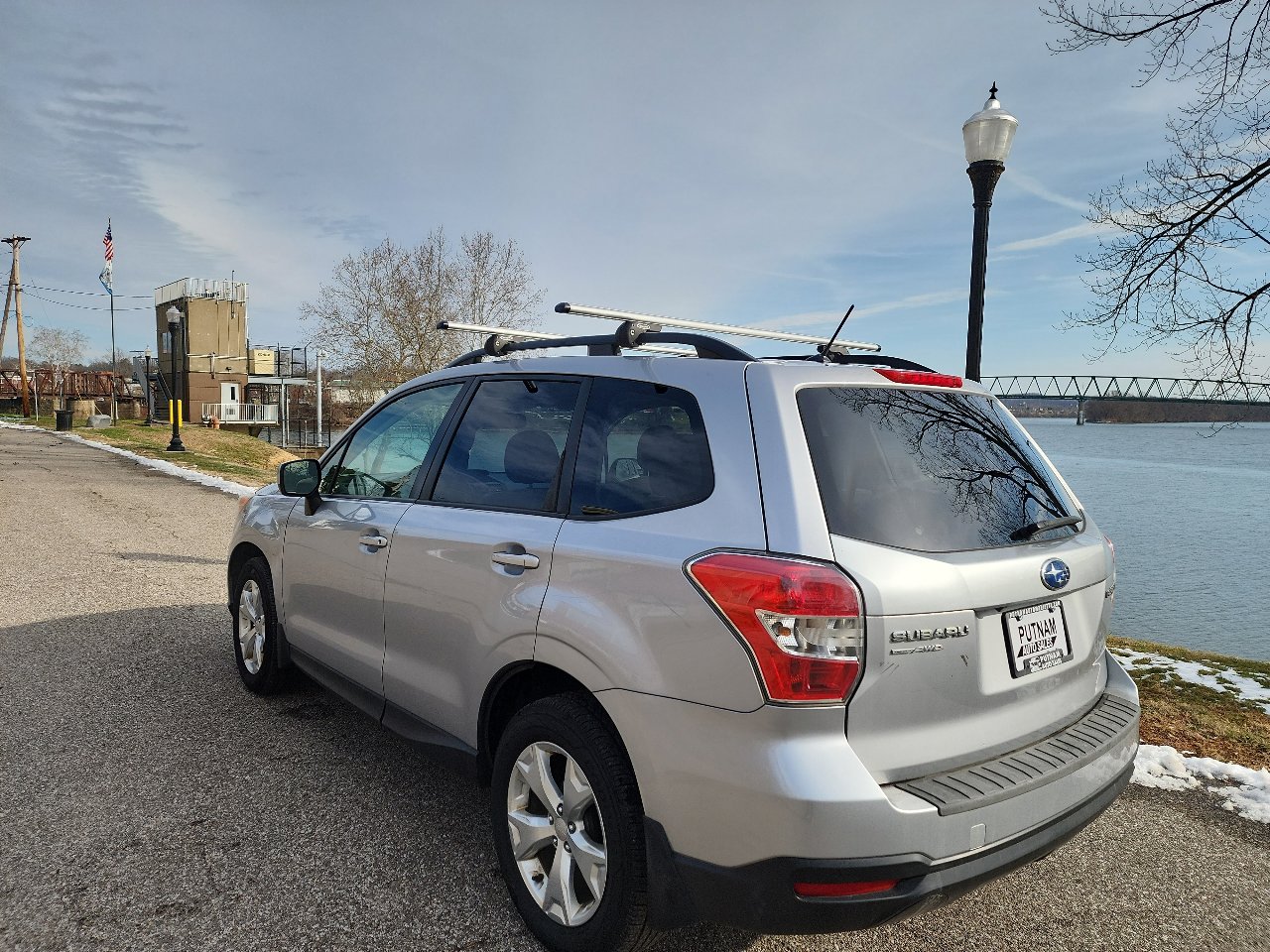 Used 2014 Subaru Forester 2.5i Premium w/ All-Weather Package image 3