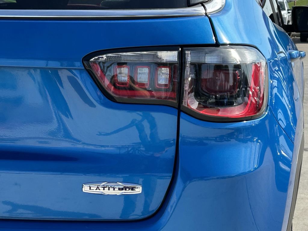 Used 2025 Jeep Compass Latitude image 8