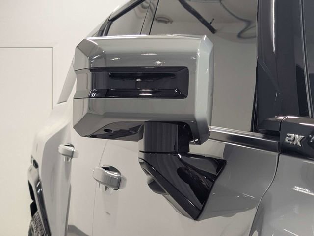 Used 2024 GMC Hummer EV 2X w/ LPO, Illumination Package image 30