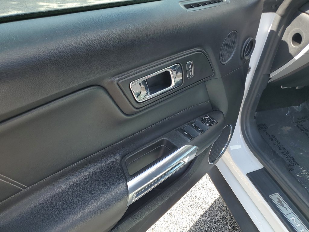 Used 2017 Ford Mustang GT Premium RWD image 17