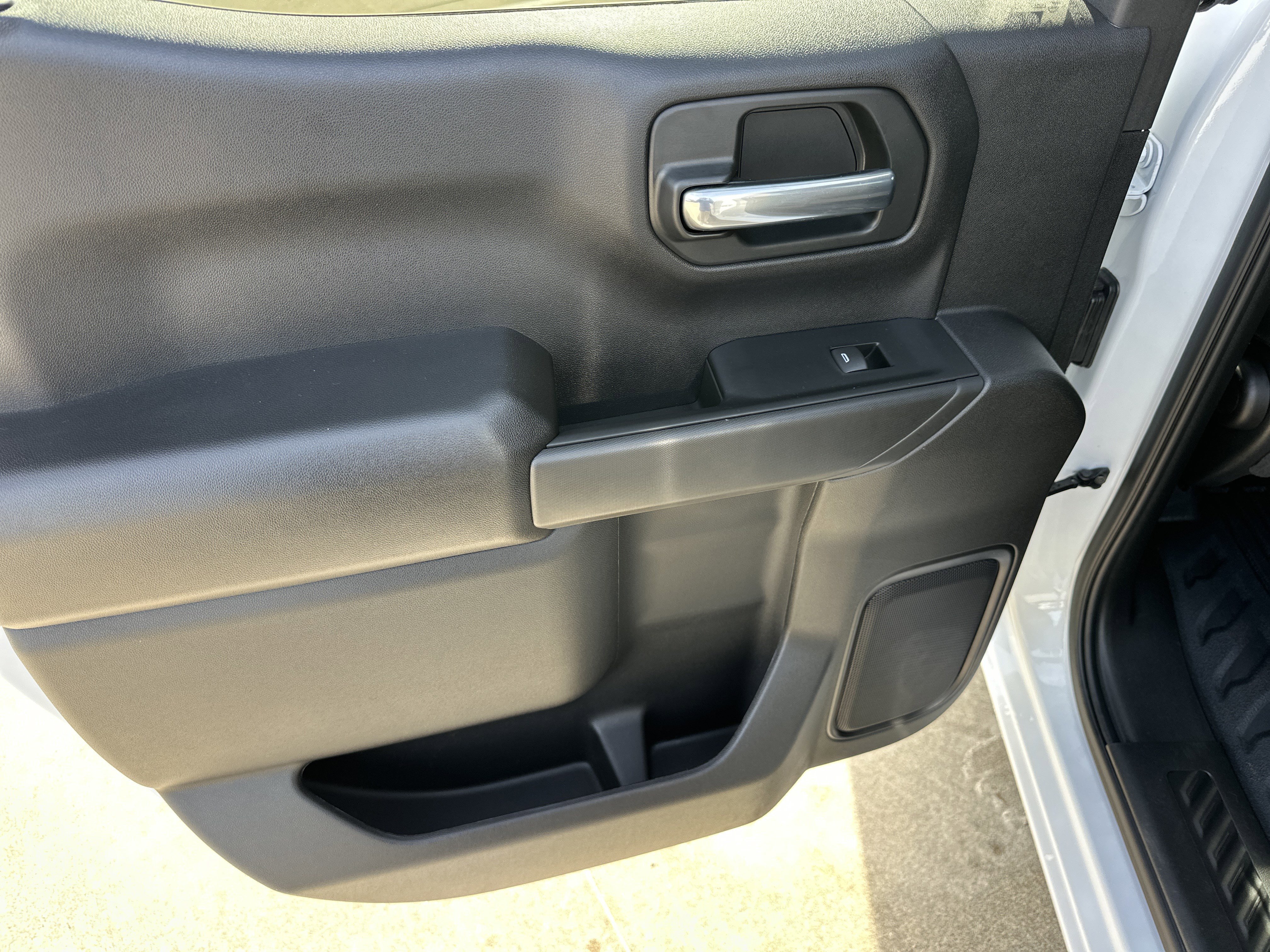 Certified 2025 GMC Sierra 1500 Pro w/ Pro Value Package image 25