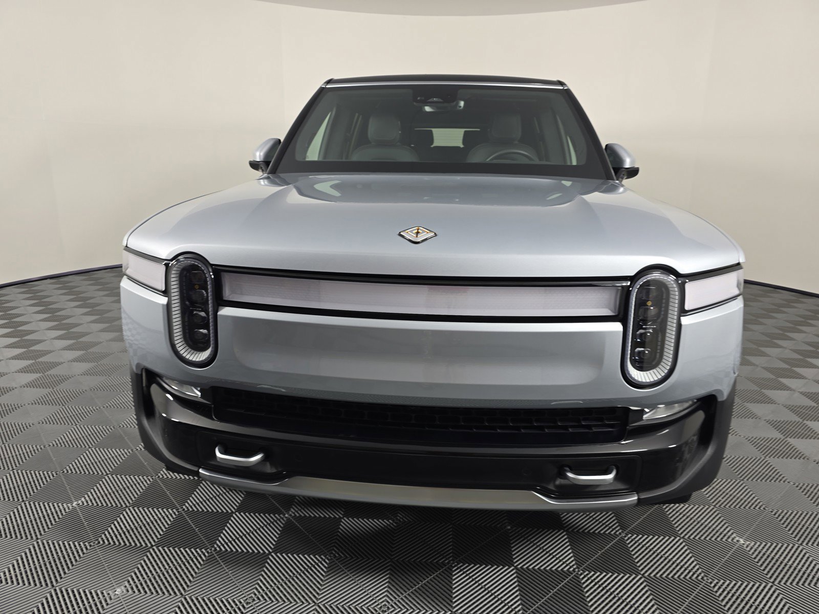 Used 2024 Rivian R1S Adventure AWD/4WD image 8