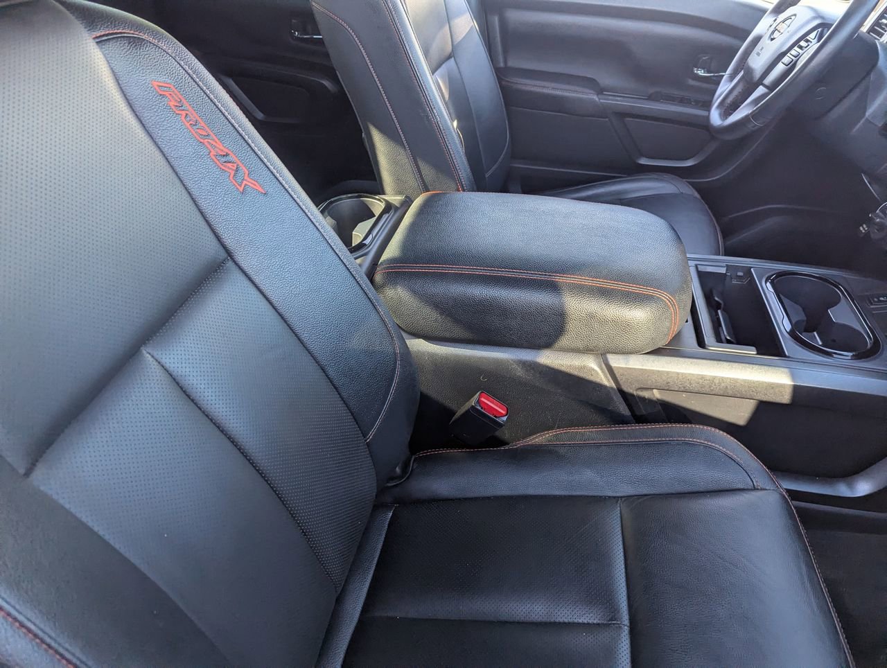 Used 2021 Nissan Titan PRO-4X w/ Pro-4x Convenience Package AWD/4WD image 12