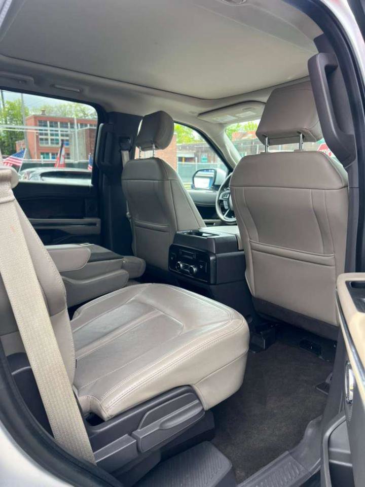 Used 2019 Ford Expedition Limited w/ Equipment Group 302A AWD/4WD image 32