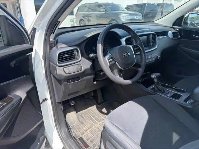 Used 2020 Kia Sorento LX image 17