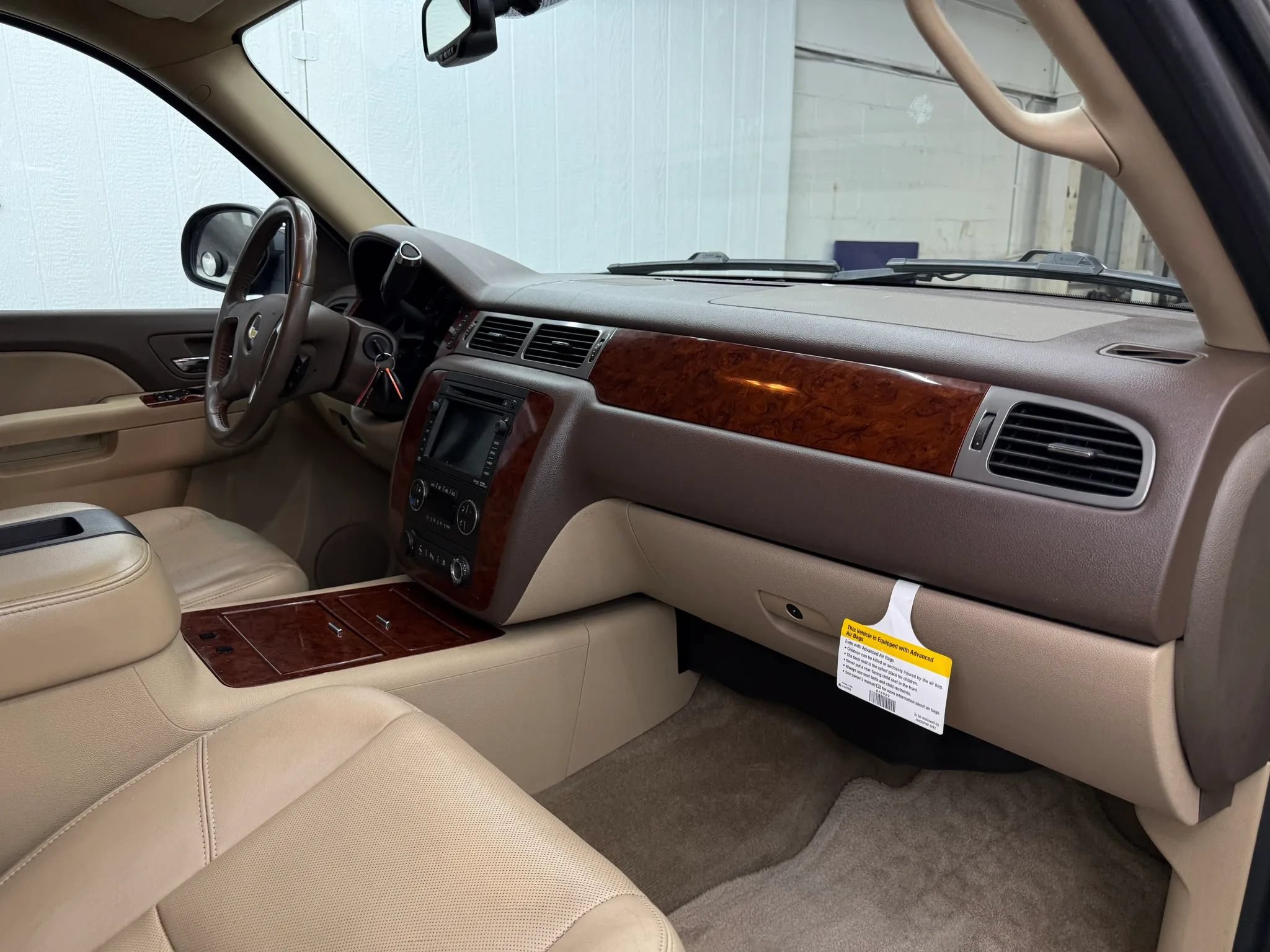 Used 2011 Chevrolet Avalanche LTZ AWD/4WD image 7