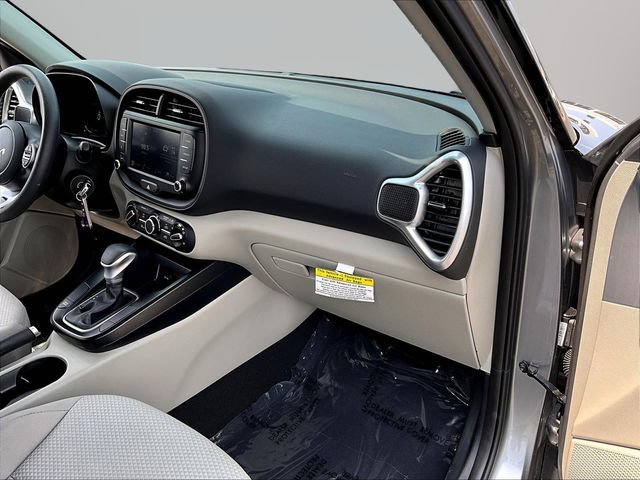 Certified 2025 Kia Soul LX w/ LX Technology Package FWD image 29