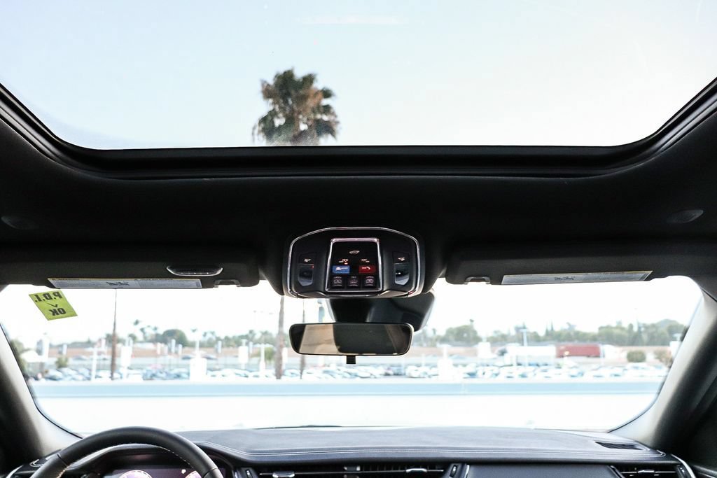 New 2026 Jeep Grand Cherokee L Limited w/ Limited Altitude Package AWD/4WD image 19