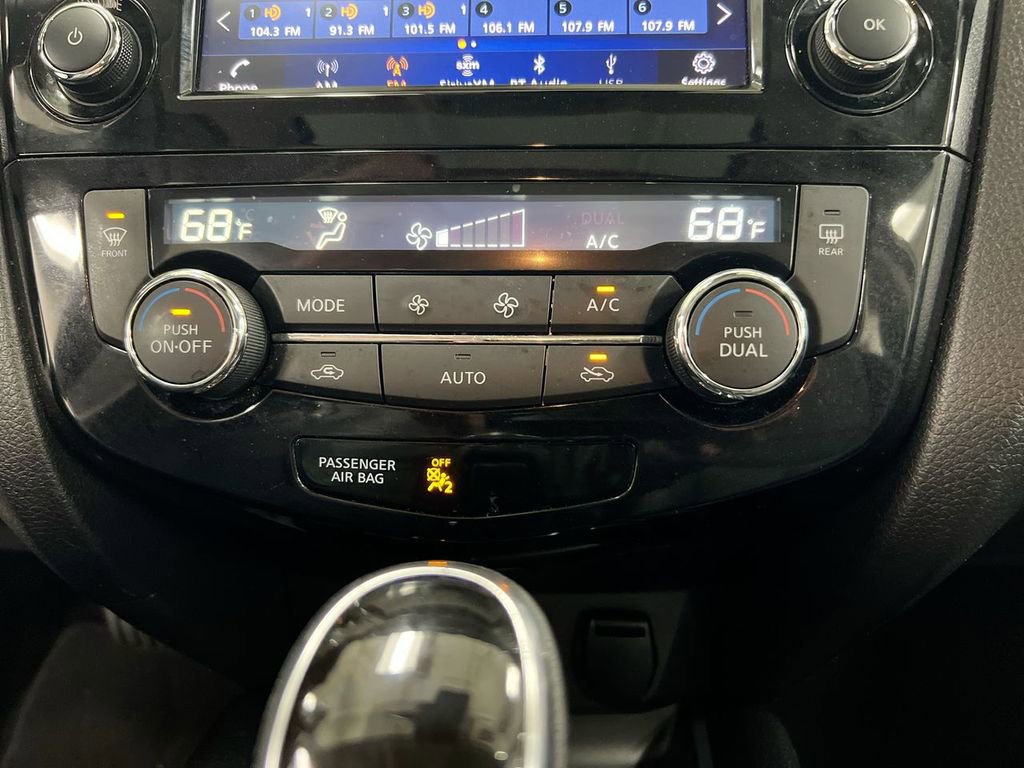 Used 2022 Nissan Rogue Sport SL w/ Premium Package image 17